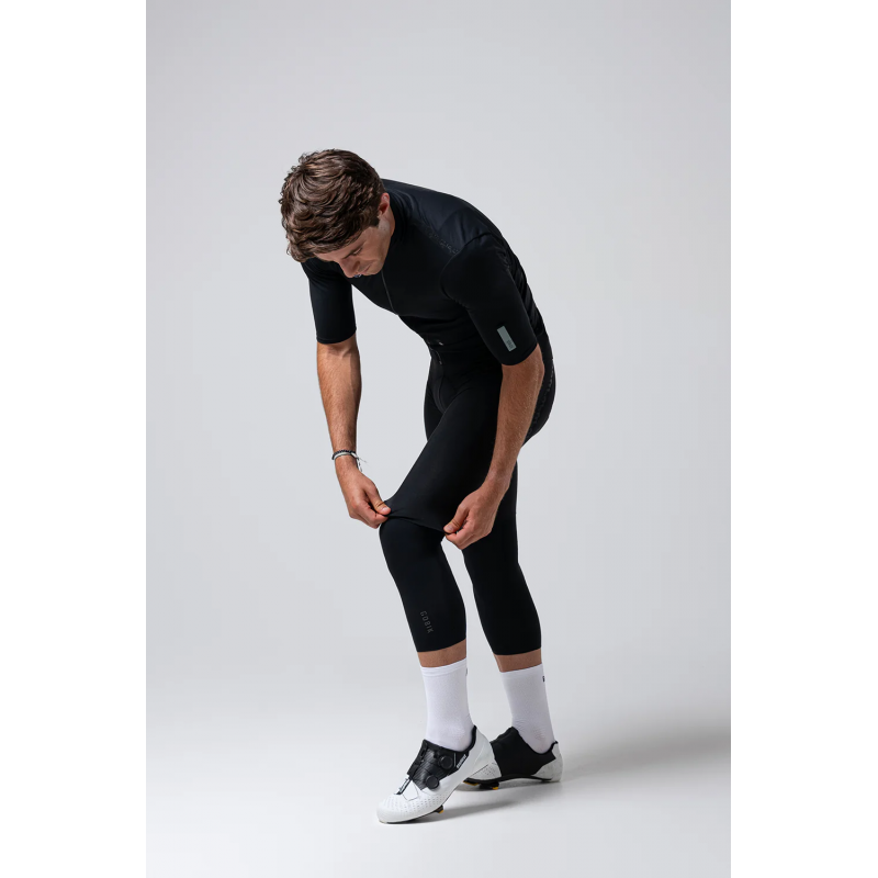 Gobik Haru 2.0 Pitch Black unisex rodillera térmica - envío 24h