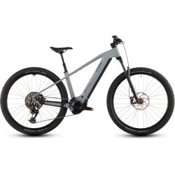 Cube Reaction Hybrid Race 800 2026 | Potencia y autonomía sin límites