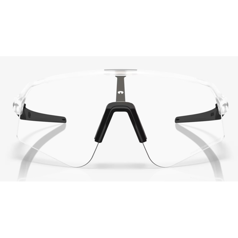 Oakley Sutro Lite Sweep Matte Clear lente fotocromática OO9465-3939