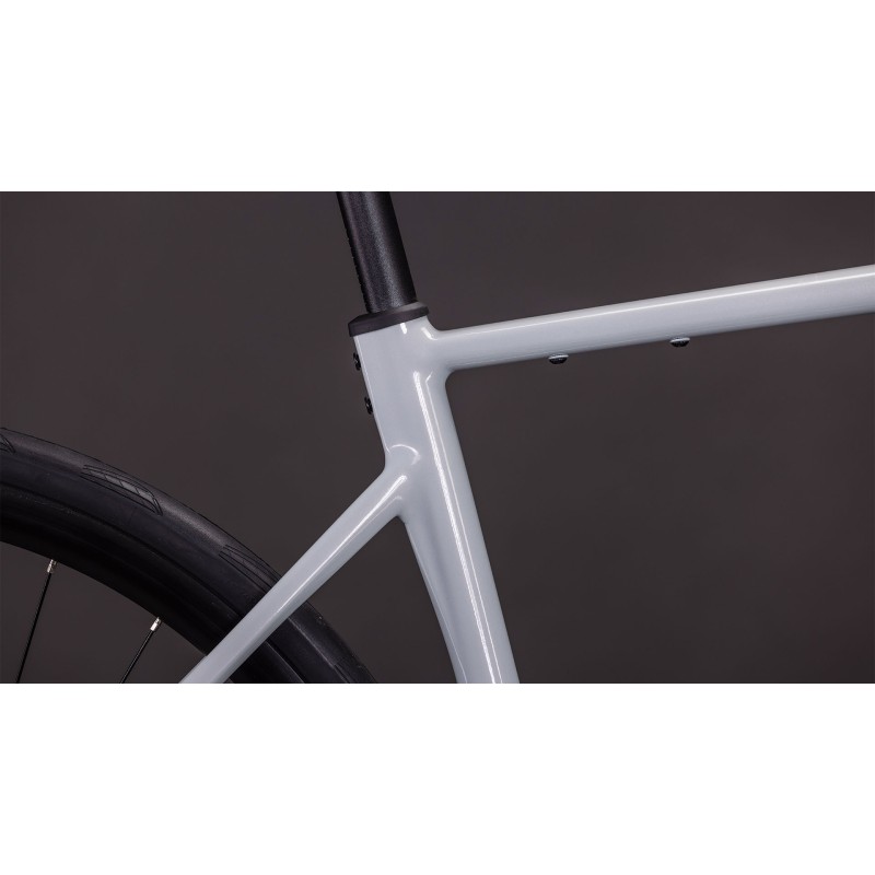 Cube Attain Race 2026 | Bicicleta de Carretera Carbono Cómoda y Rápida