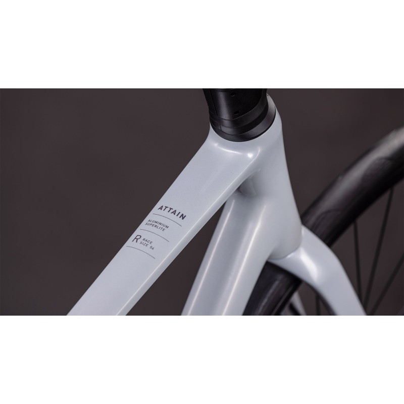Cube Attain Race 2026 | Bicicleta de Carretera Carbono Cómoda y Rápida