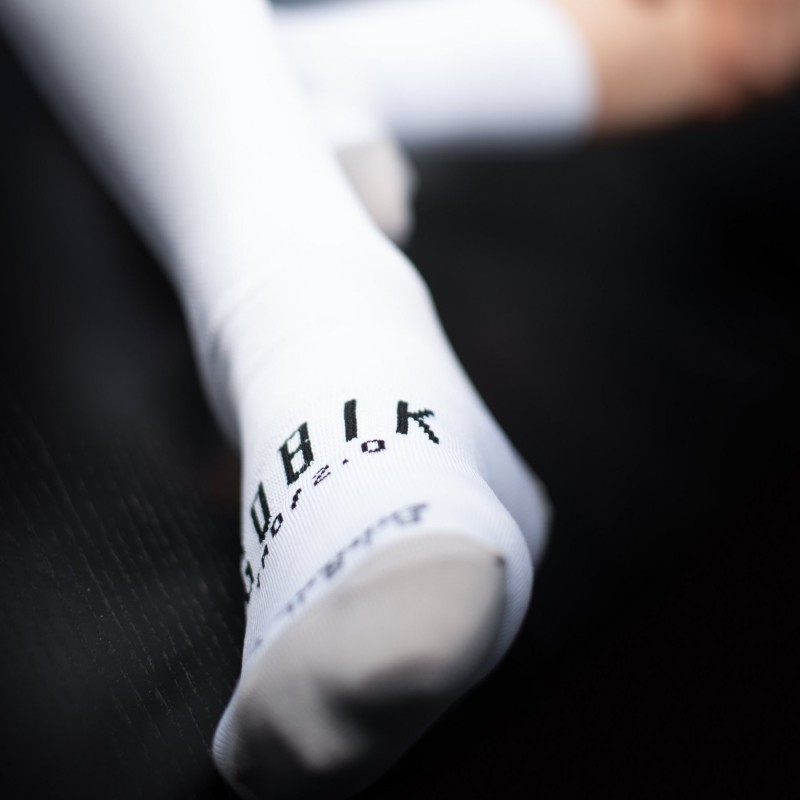 Gobik Iro 2.0 white Logo Unisex calcetines - Envíos 24h
